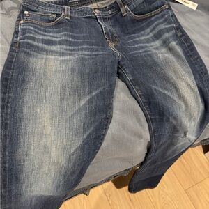 NWT- Men’s Classic Blue Denim 360 Jeans - Size 33 x 34